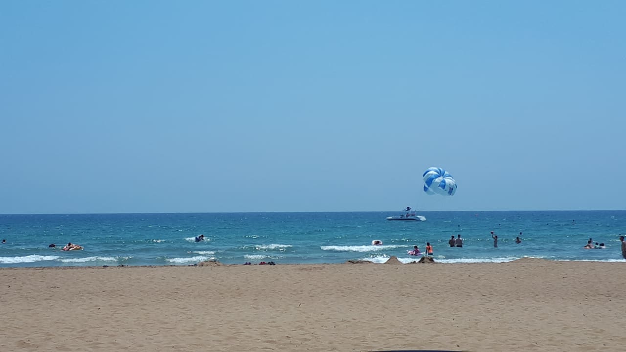 Strand Club Grand Side