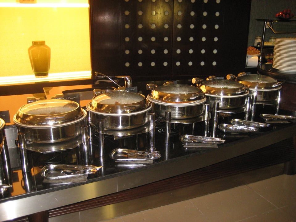 Gastro Rose Rayhaan by Rotana