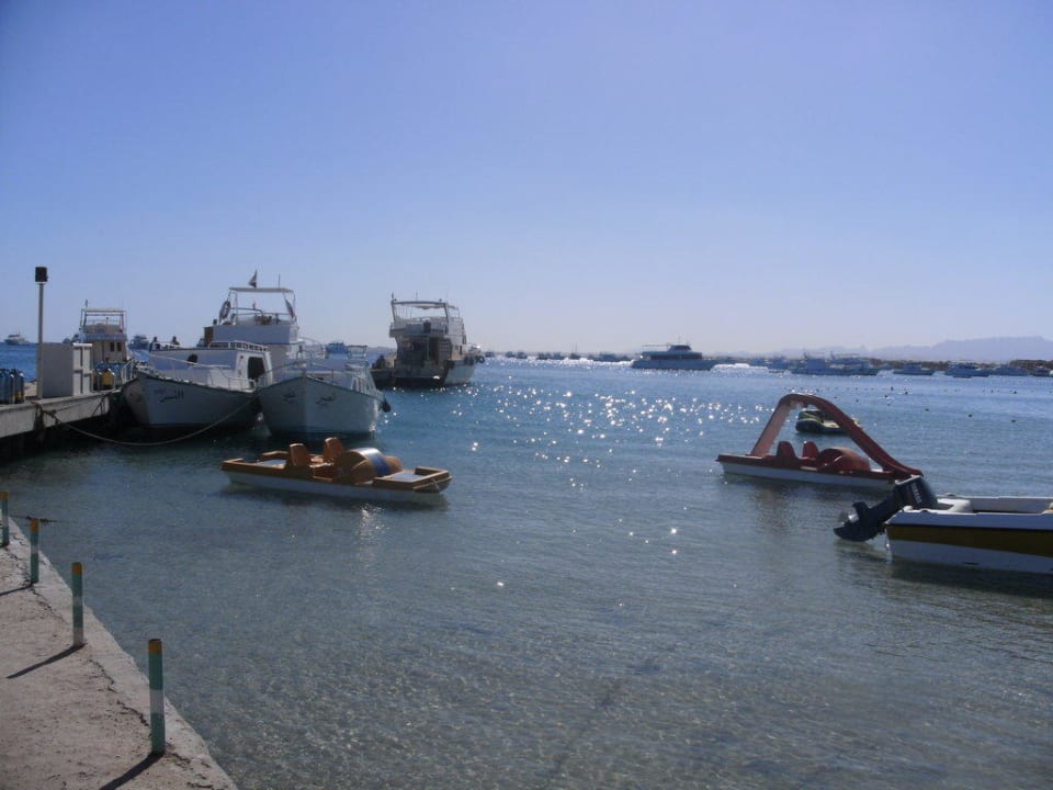 Bootsteg am Strand Giftun Azur Resort