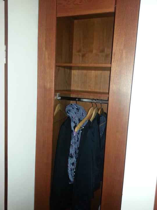 Kleiner Kleiderschrank Garner Hotel Bremen North by IHG