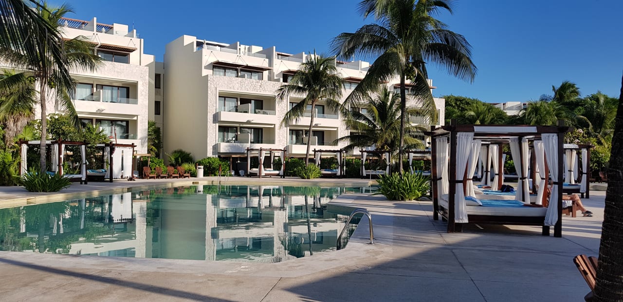 Pool Akumal Bay Beach & Wellness Resort