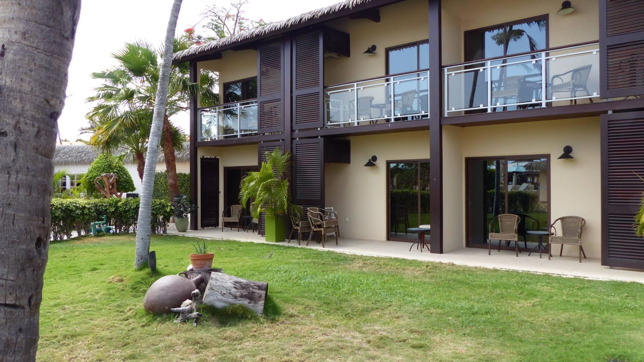 Von außen, unsere Terrasse Manchebo Beach Resort & Spa