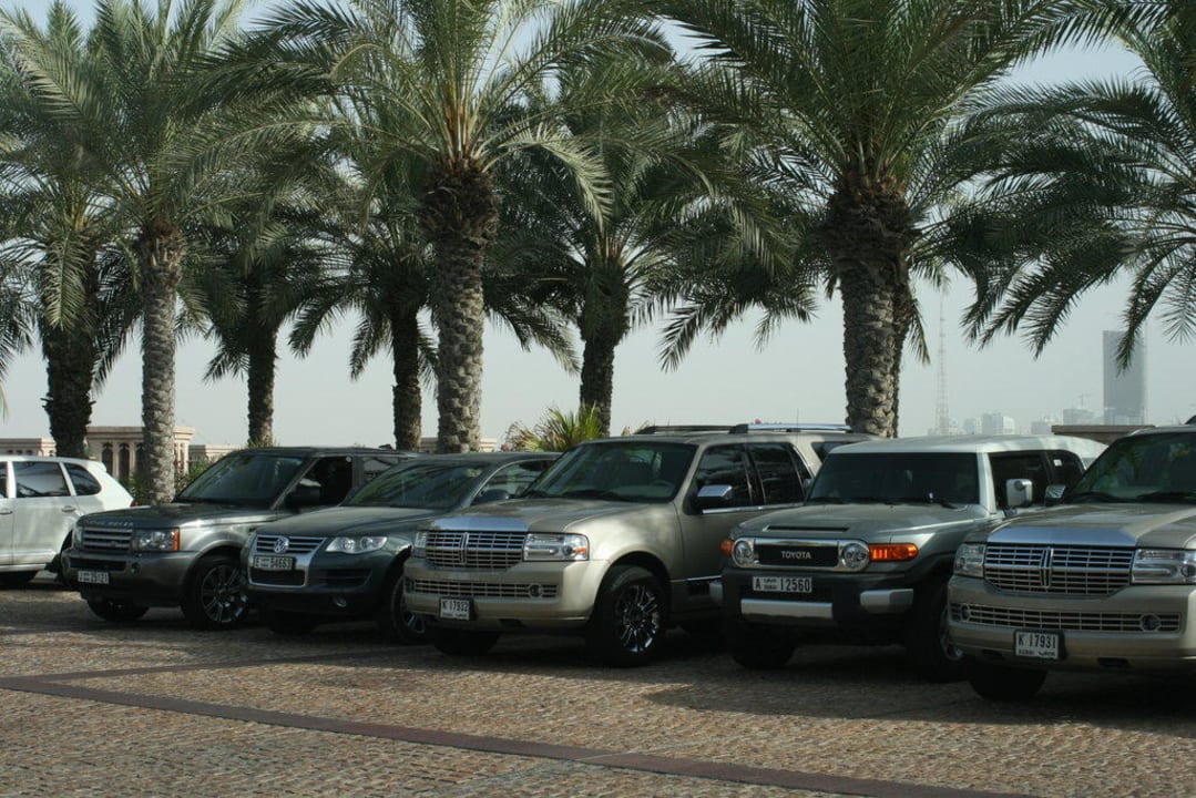 Fuhrpark vor dem Al Qasr Jumeirah Al Qasr