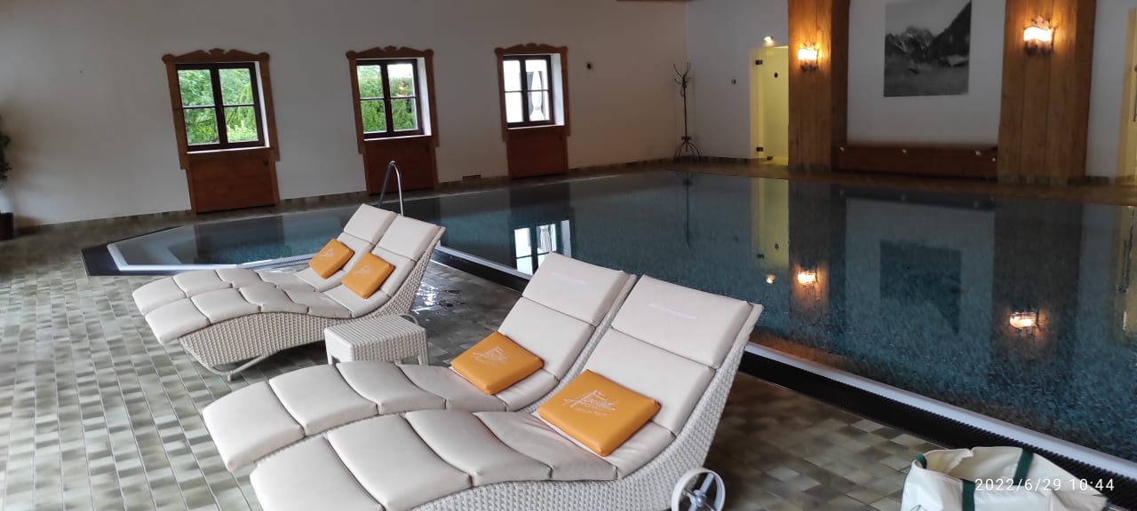 Pool Alm- & Wellnesshotel Alpenhof