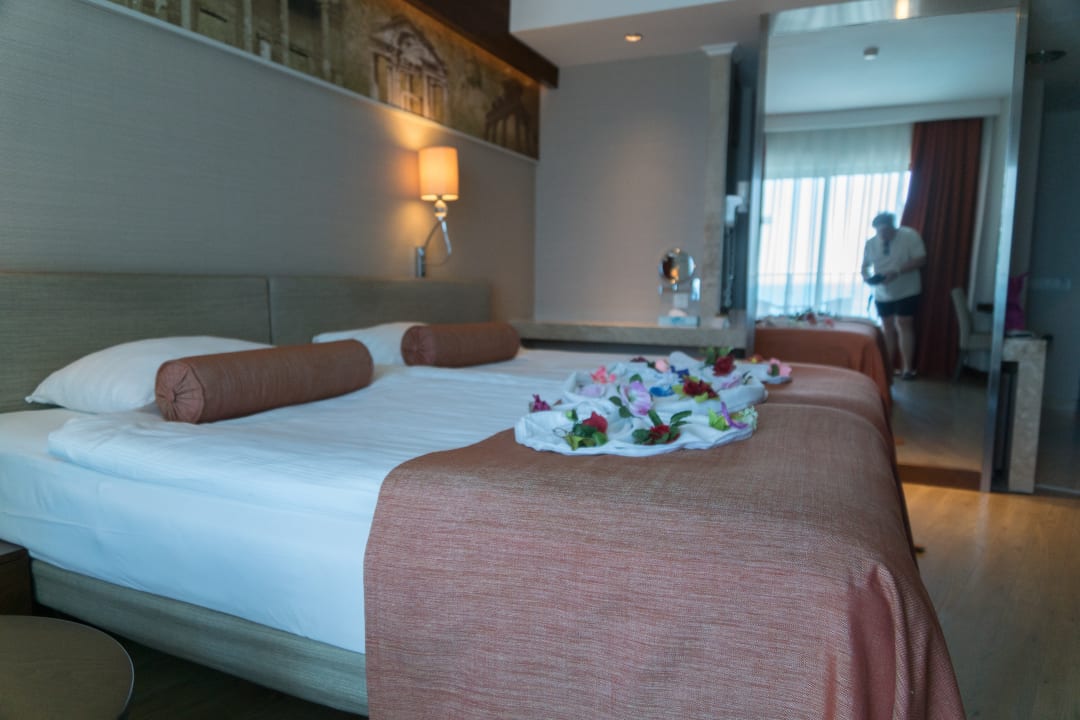 Zimmer Commodore Elite Suites & Spa - Adults only