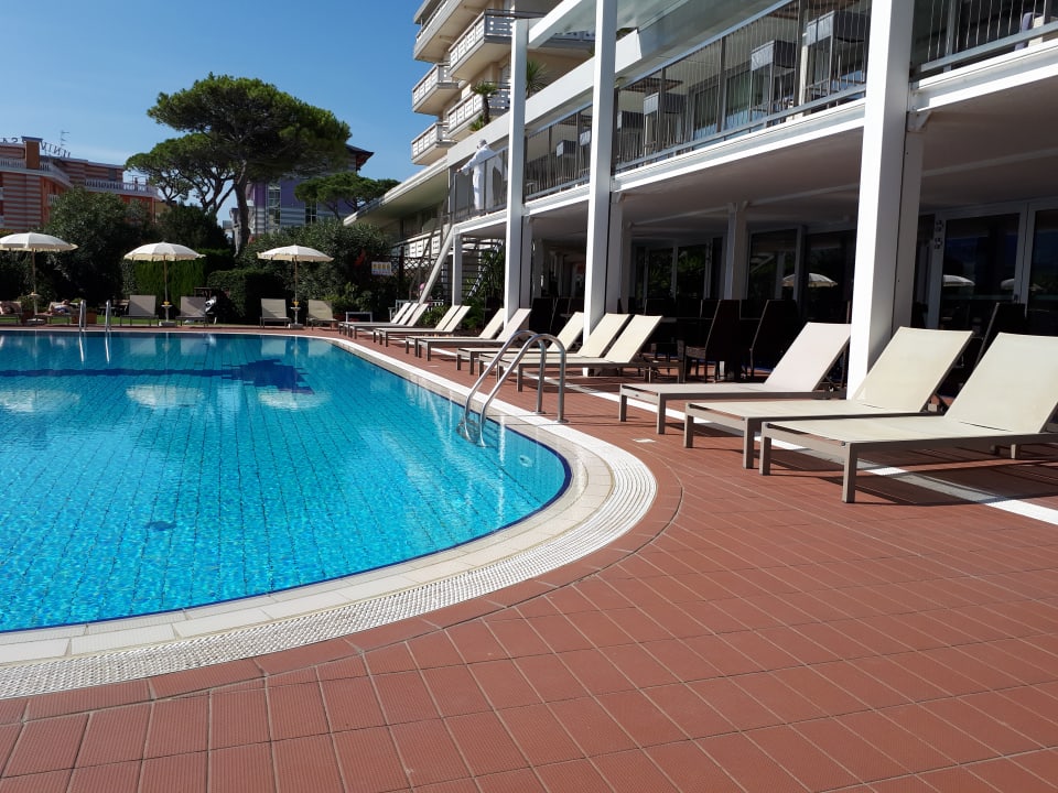 Pool Hotel Garden Sea