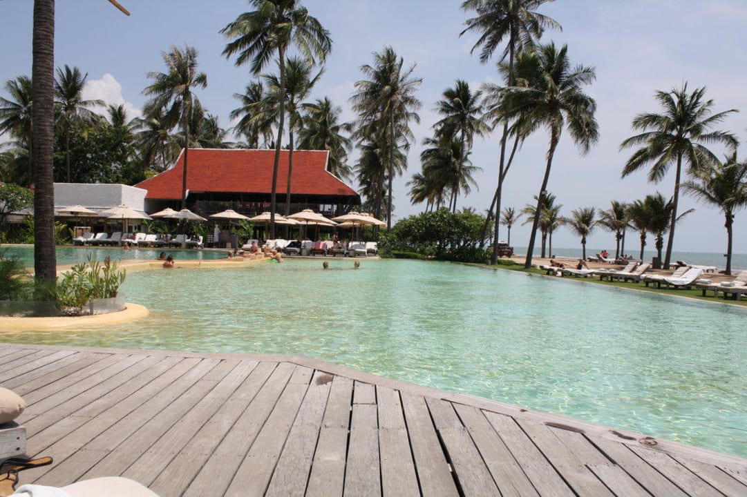 Pool mit "The Bar" Wyndham Hua Hin Pranburi Resort & Villas