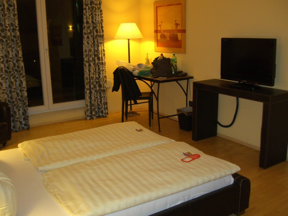 Zimmer mit schöner Einrichtung Hotel Villa Toskana