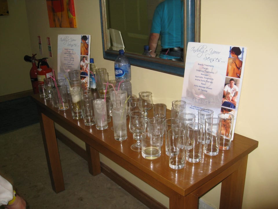 Vor dem Aufzug Riviera Spa Resort - Adults Only