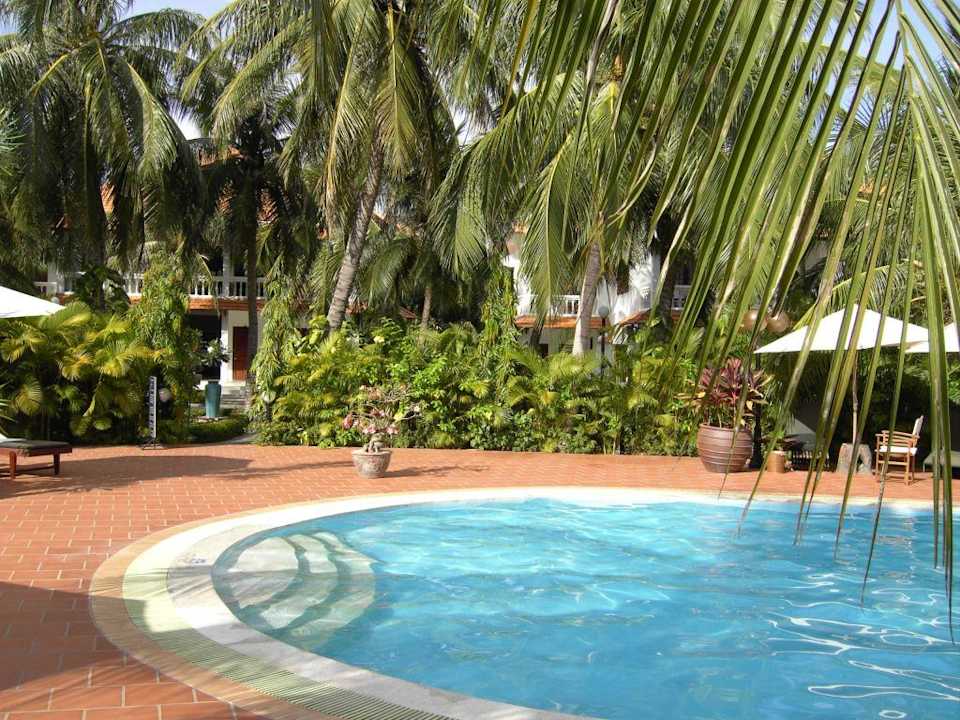 Auf dem Weg zum Pool Hotel Bon Bien Resort