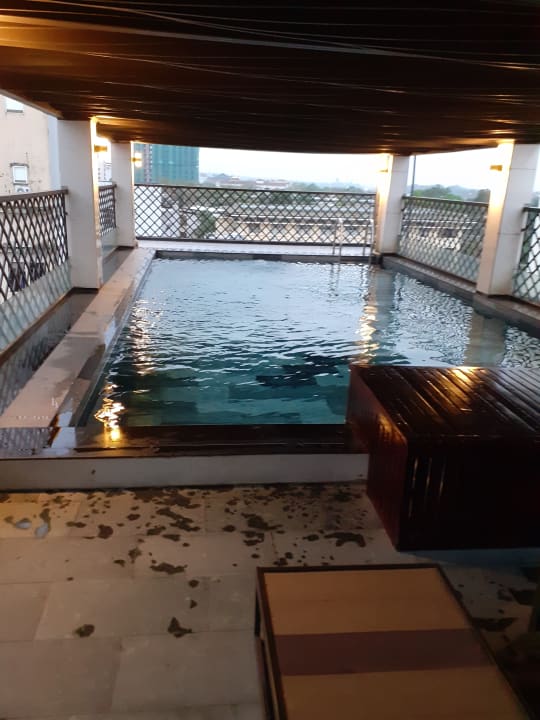 Pool Hotel Moonlight Hue