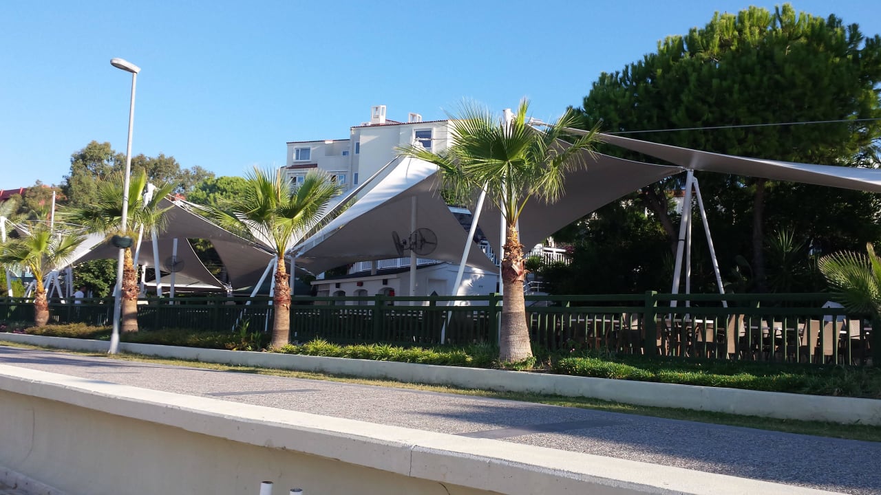 Blick auf die Strandbar PALOMA Perissia