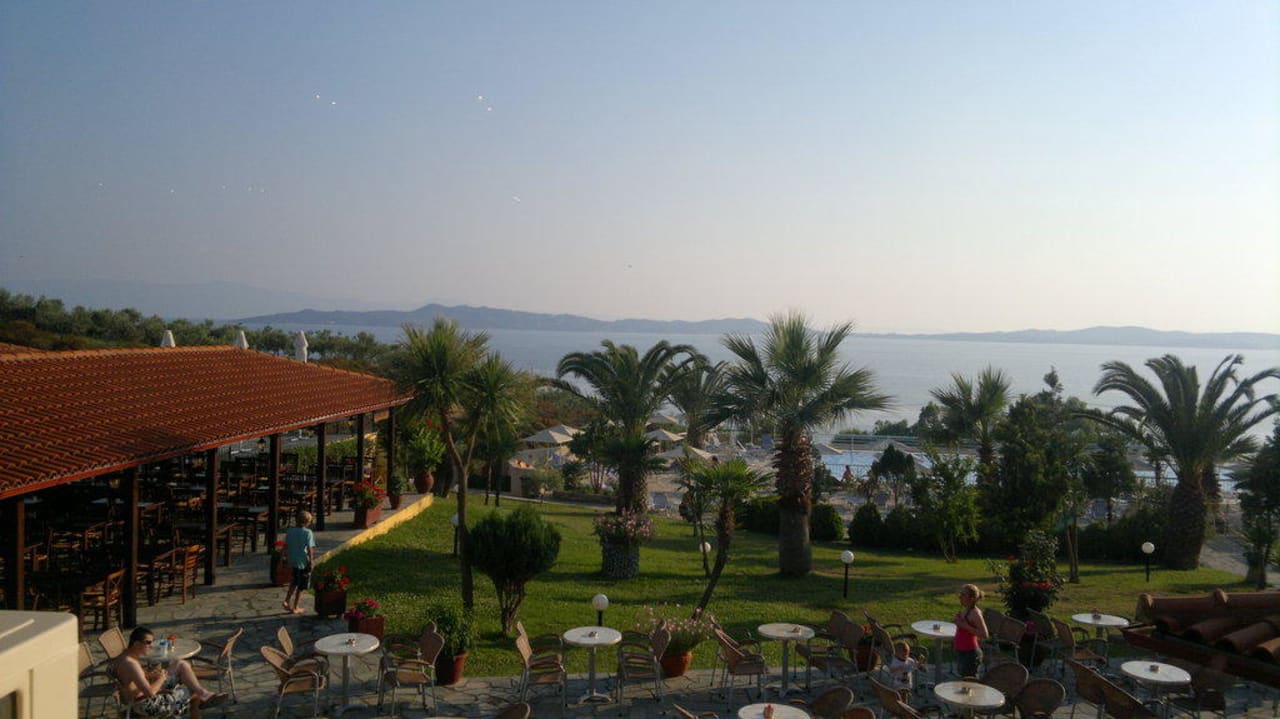 Gartenanlage Akrathos Beach Hotel