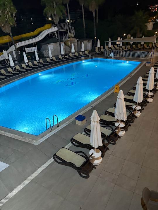 Pool Royal Atlantis Beach Hotel