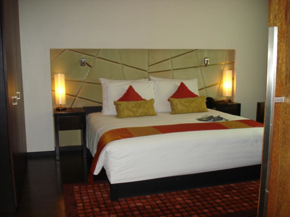 Schlafzimmer Deluxe Suite VIE Hotel Bangkok, MGallery