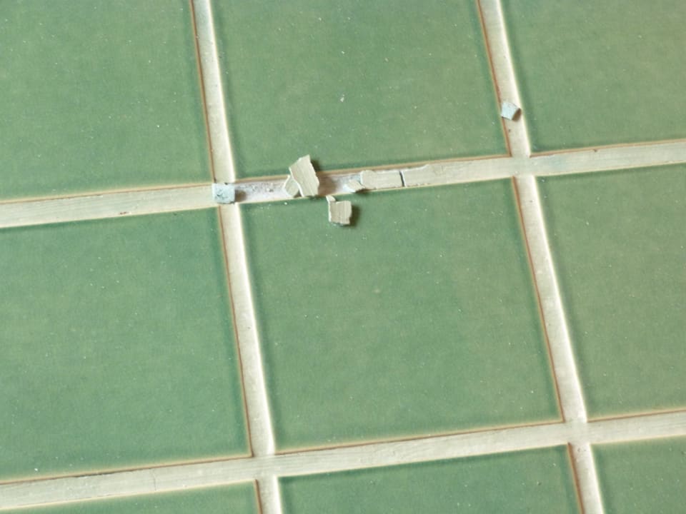 Der Fußboden löst sich bei jeden Schritt auf Peace Laguna Resort and Spa