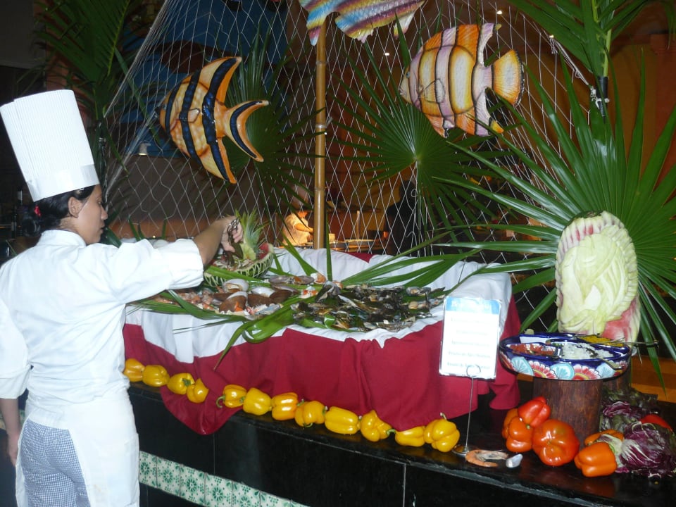 Buffet Tucan Iberostar Waves Tucan