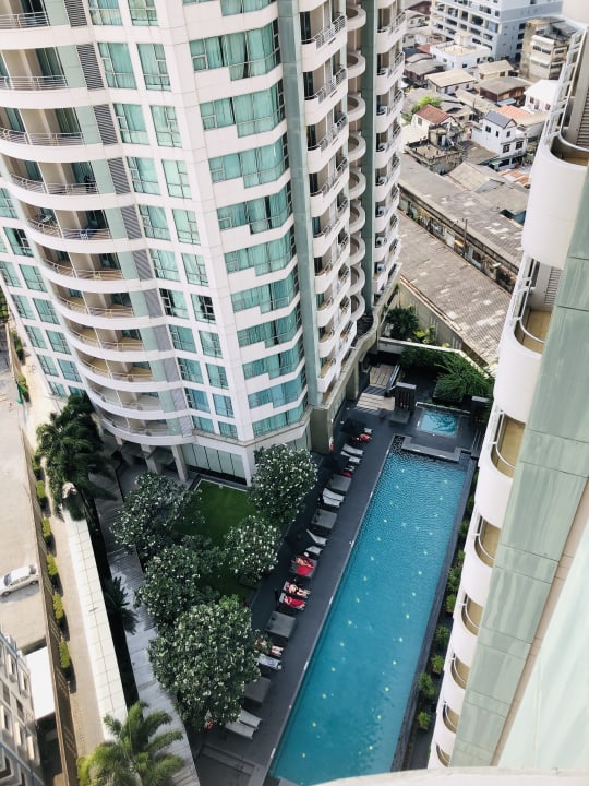 Pool JC Kevin Sathorn Bangkok Hotel