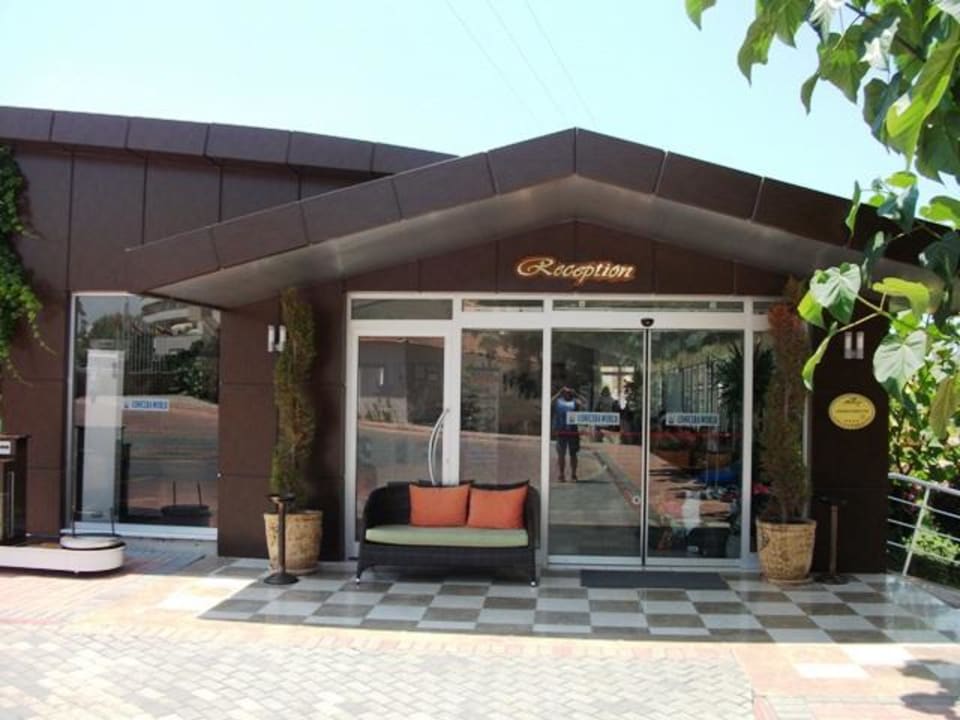 Eingang Lonicera Resort & Spa Hotel