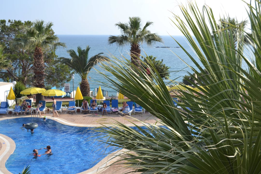 Бассейн Aska Bayview Resort