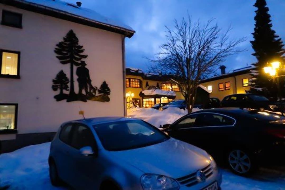 Ankunft Lobby und oben Restaurant Hotel Forstmeister