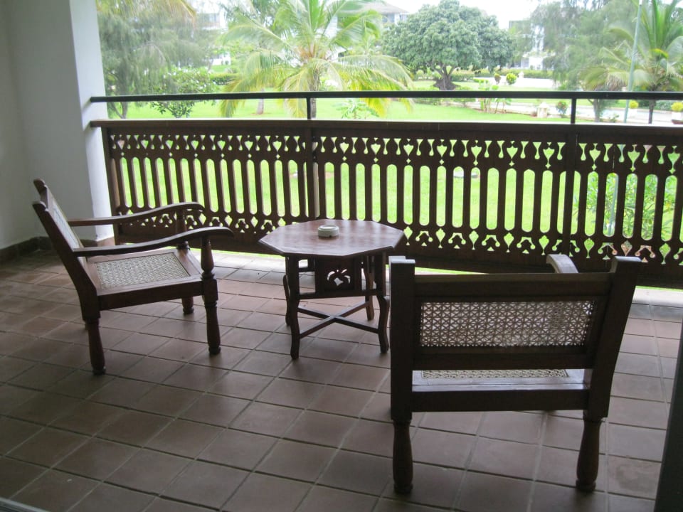 Balkon mit Blick in den Garten Royal Zanzibar Beach Resort