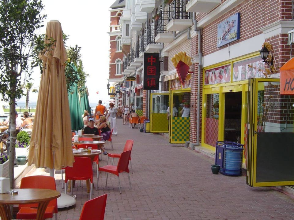 Einkaufsmeile von Orange County Orange County Kemer