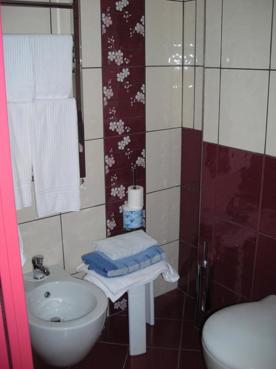 Bad mit großer Dusche Hotel Diana Pompei