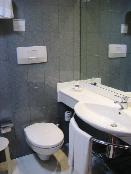 Waschbecken - WC Hotel Castello Lake Front