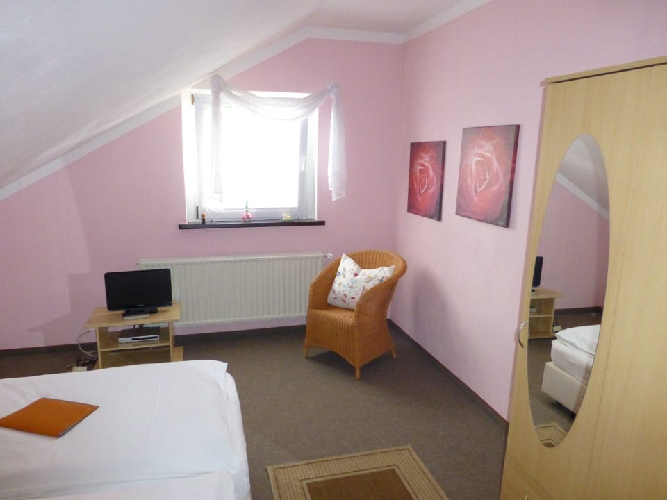 Doppelzimmer im Dachgeschoss Hotel Wellness am Park