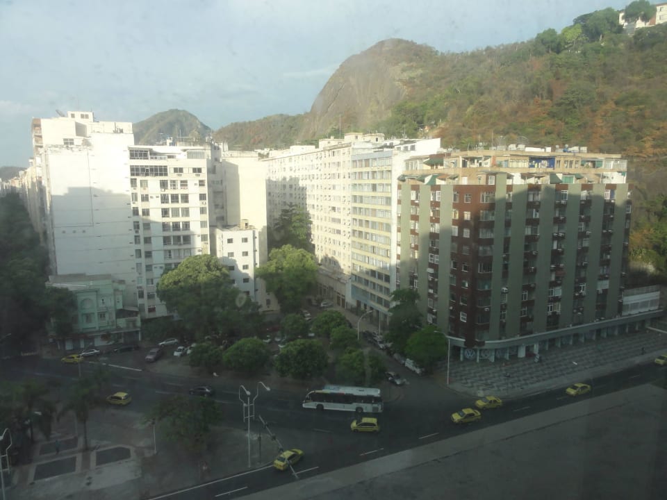 Direkt an einer Hauptstarße und sehr laut. Augusto's Rio Copa Hotel