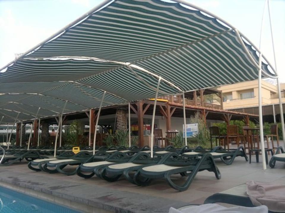 Sonnenschutz am Pool Crystal De Luxe Comfort Collection