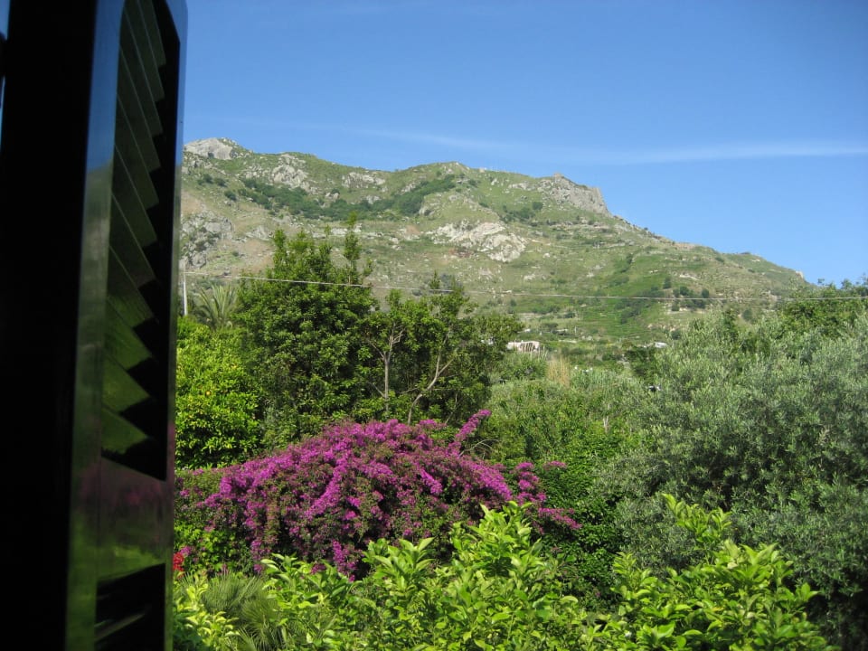 Blick vom Zimmer auf das Gebirge Hotel Paradiso Terme Resort & SPA