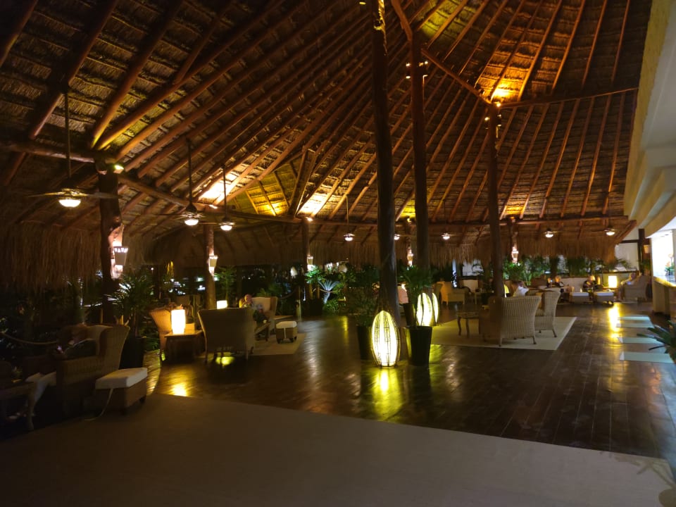 Lobby Akumal Bay Beach & Wellness Resort