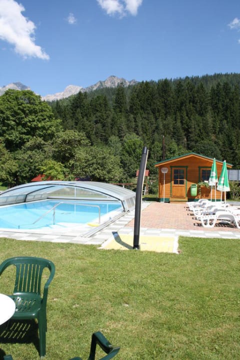 Der gepflegte Pool mit Liegen Hotel Pension Timmelbauerhof