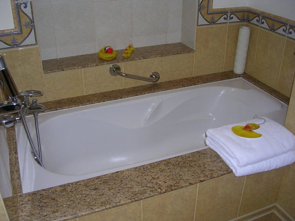 Badewanne Hotel Le Meridien Al Aqah Beach Resort