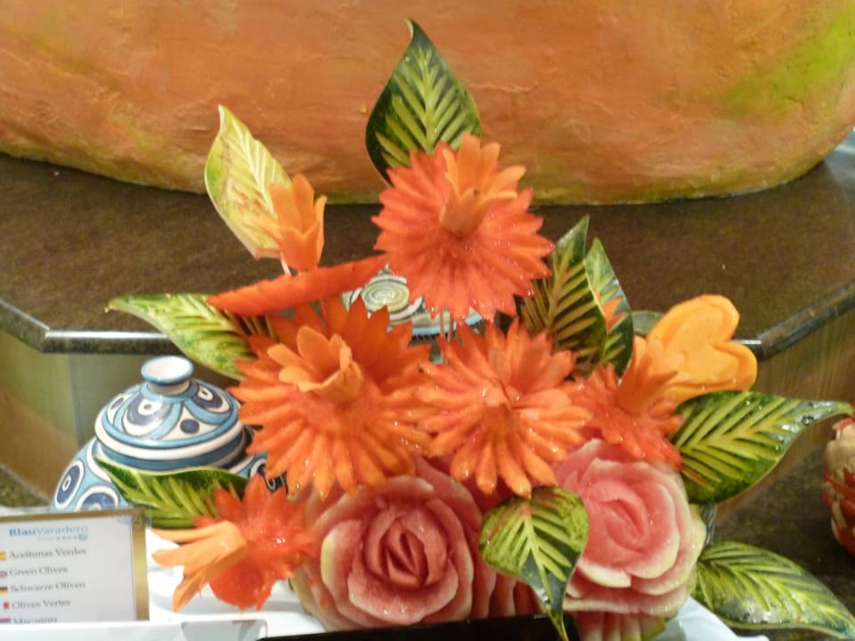 Schnitzereien vom Büffet Blau varadero - Adults only