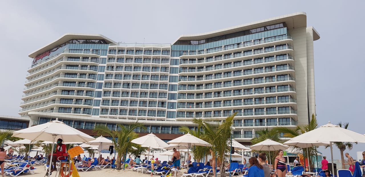 Außenansicht Hampton by Hilton Marjan Island