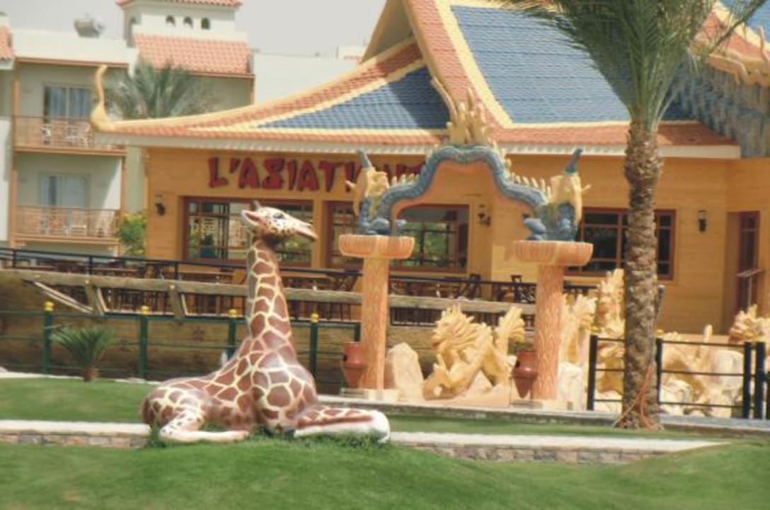 Garten und Restaurant Pickalbatros Dana Beach Resort - Hurghada