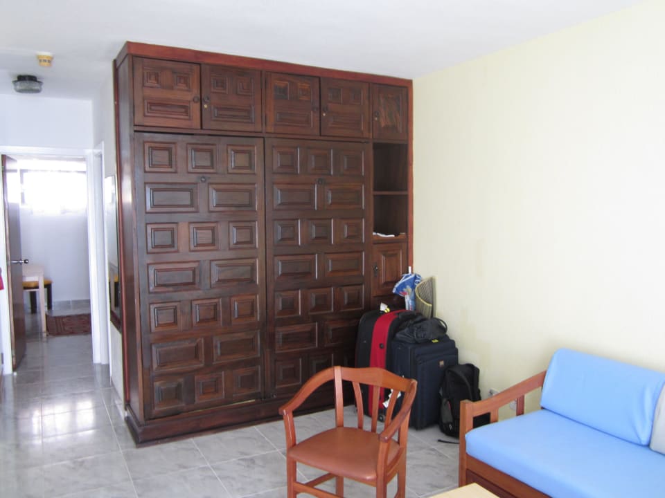 Wohnzimmer mit 2 extra Betten zum ausklappen Hotel Europalace