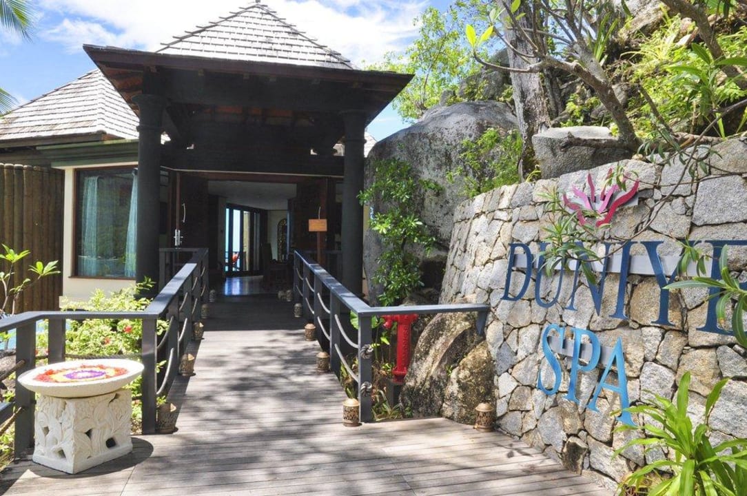 Eingang zum Spa Hilton Seychelles Northolme Resort & Spa