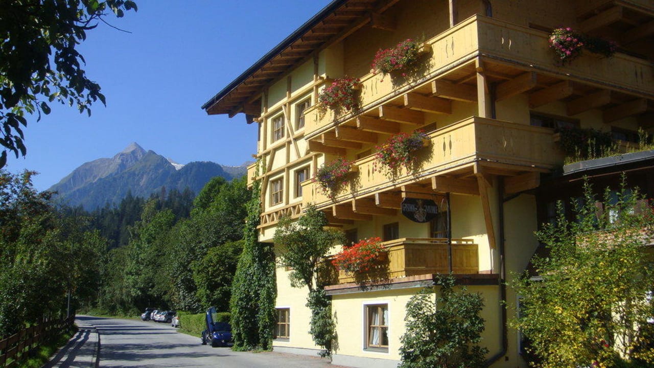 Außenansicht vom neueren Teil des Hotels Hotel Zur Mühle