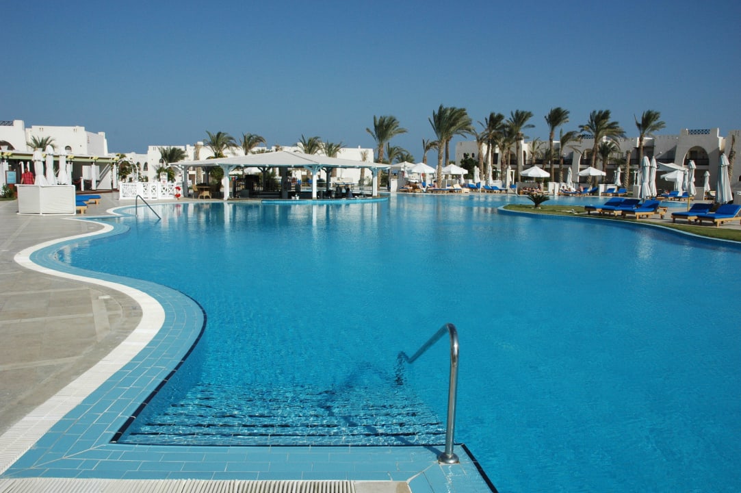 Basen w grudniu Hilton Marsa Alam Nubian Resort