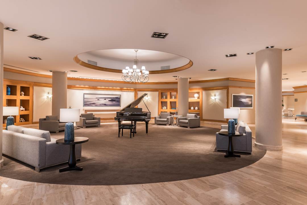 Lobby Sesimbra Oceanfront Hotel