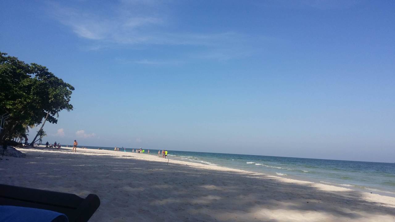 Strand Laksasubha Hua Hin