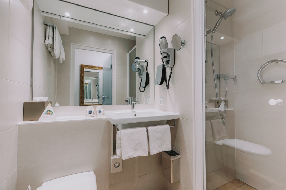 Zimmer King's Hotel Center