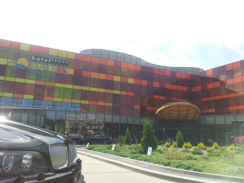 Hotel z zewnątrz. Hotel Aquarius Spa