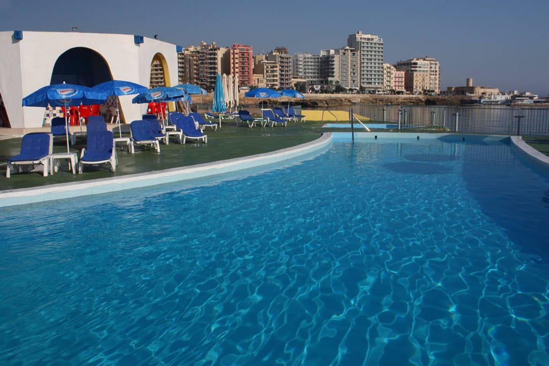 Beach Club / Pool Hotel Plevna