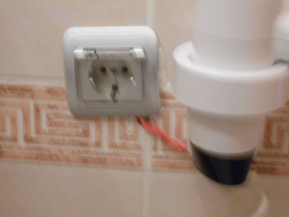 Was für ein Bastler, Elektrik Hotel Sinatra