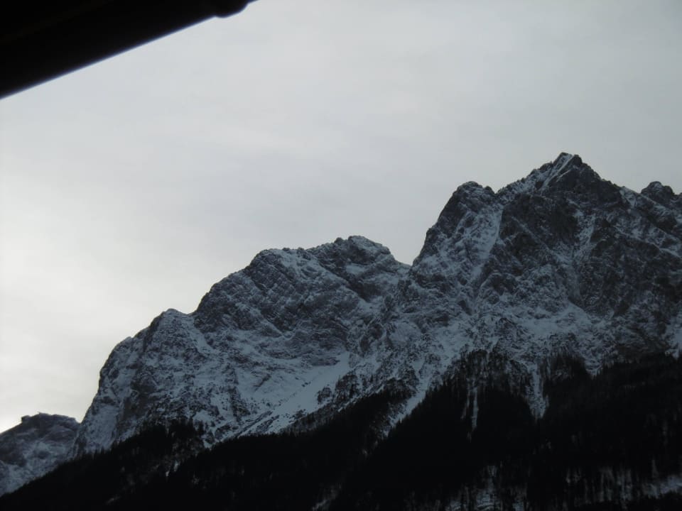 Blick auf die Zugspitze Ferienwohnung Bielitz